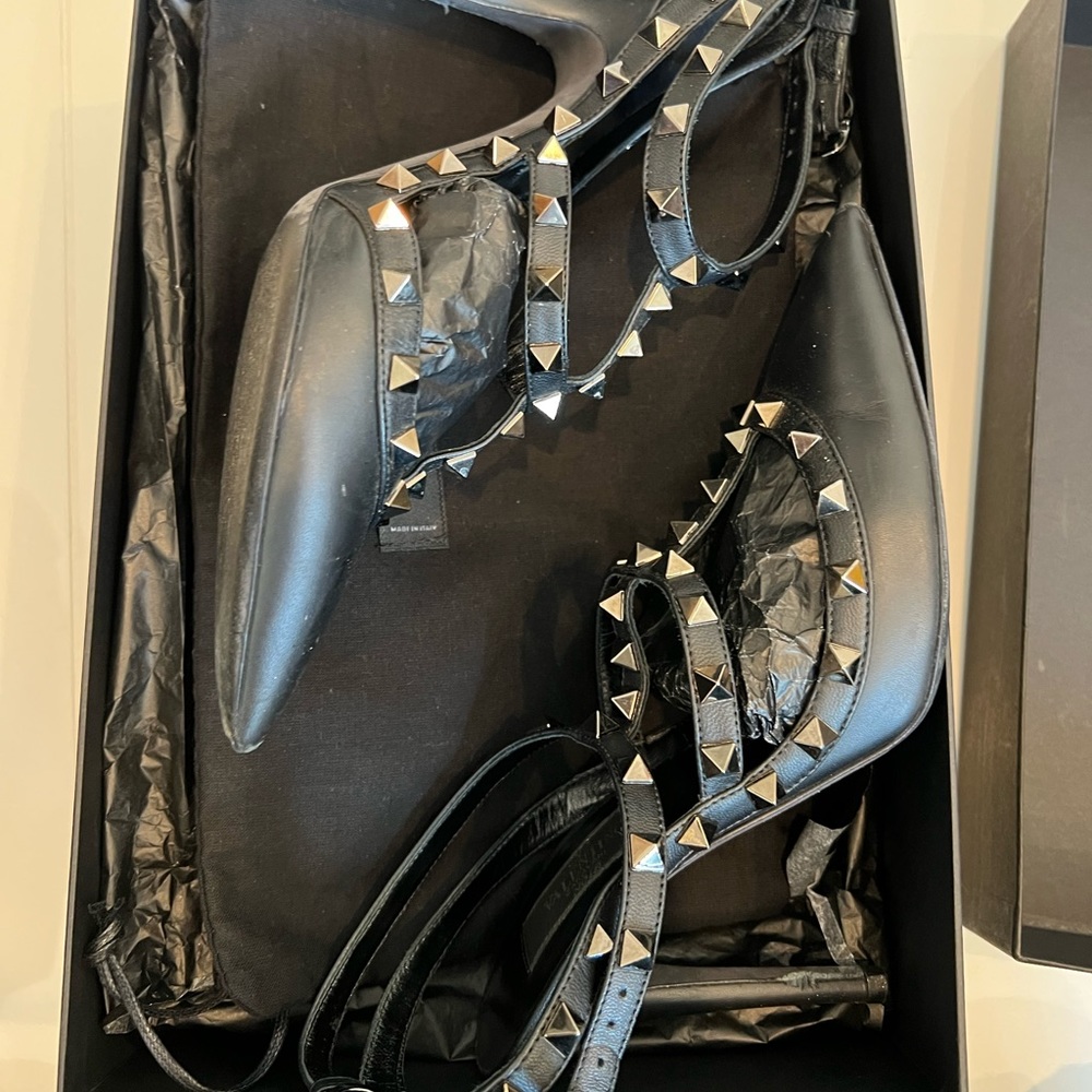 Valentino Rockstud Caged Pumps size 36.5 black